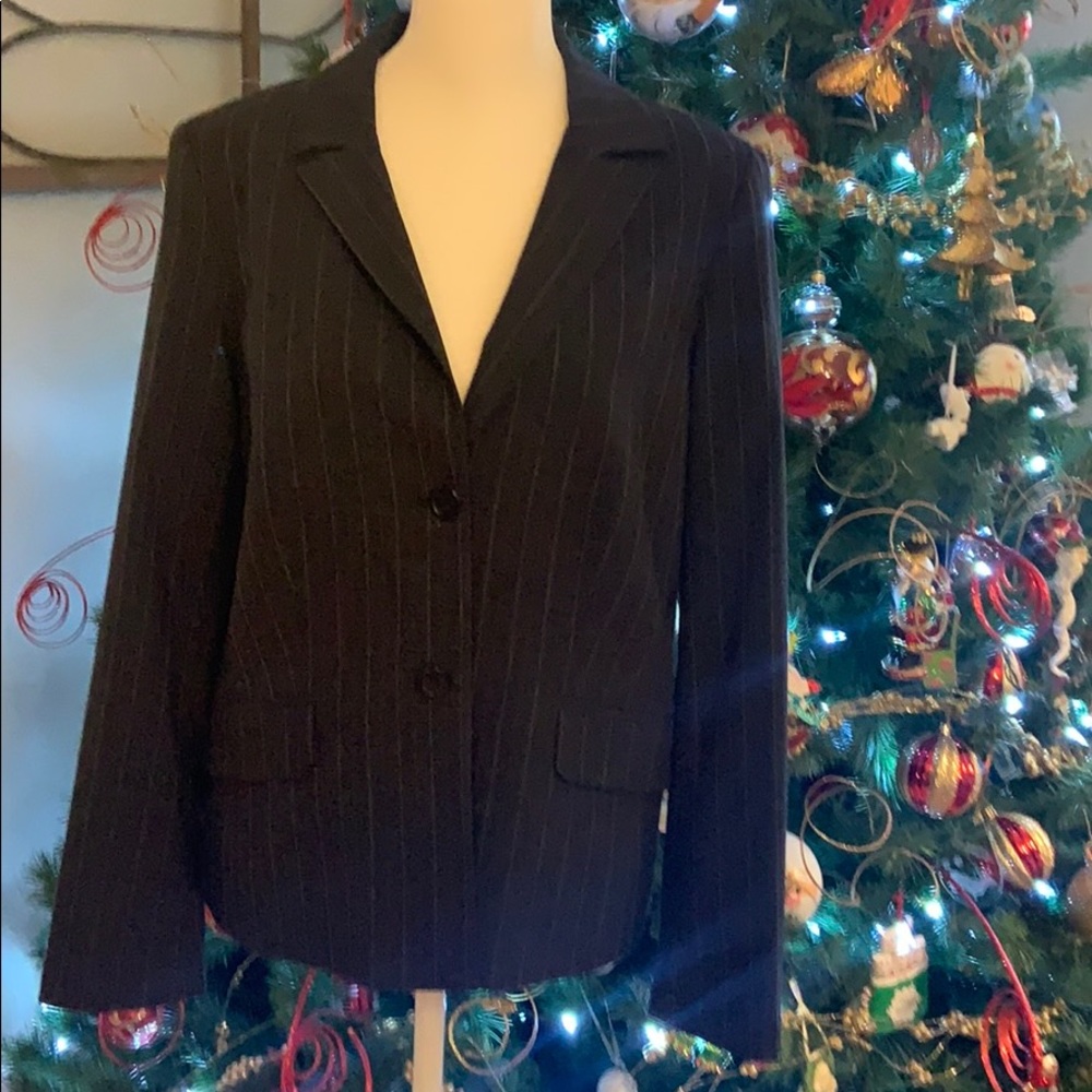 Parallel pinstripe blazer